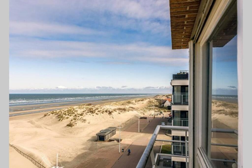 Appartment With Frontal Sea View With 3 Bedrooms Koksijde Esterno foto