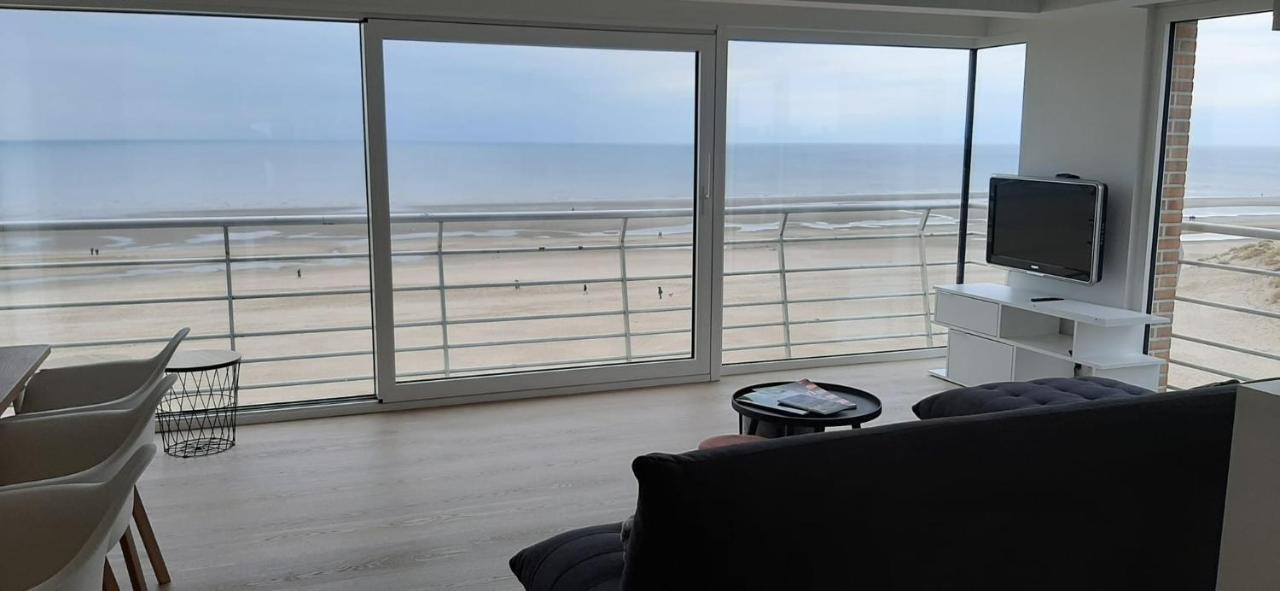 Appartment With Frontal Sea View With 3 Bedrooms Koksijde Esterno foto