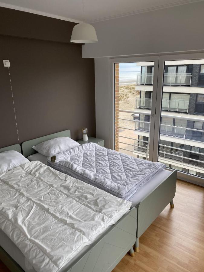 Appartment With Frontal Sea View With 3 Bedrooms Koksijde Esterno foto