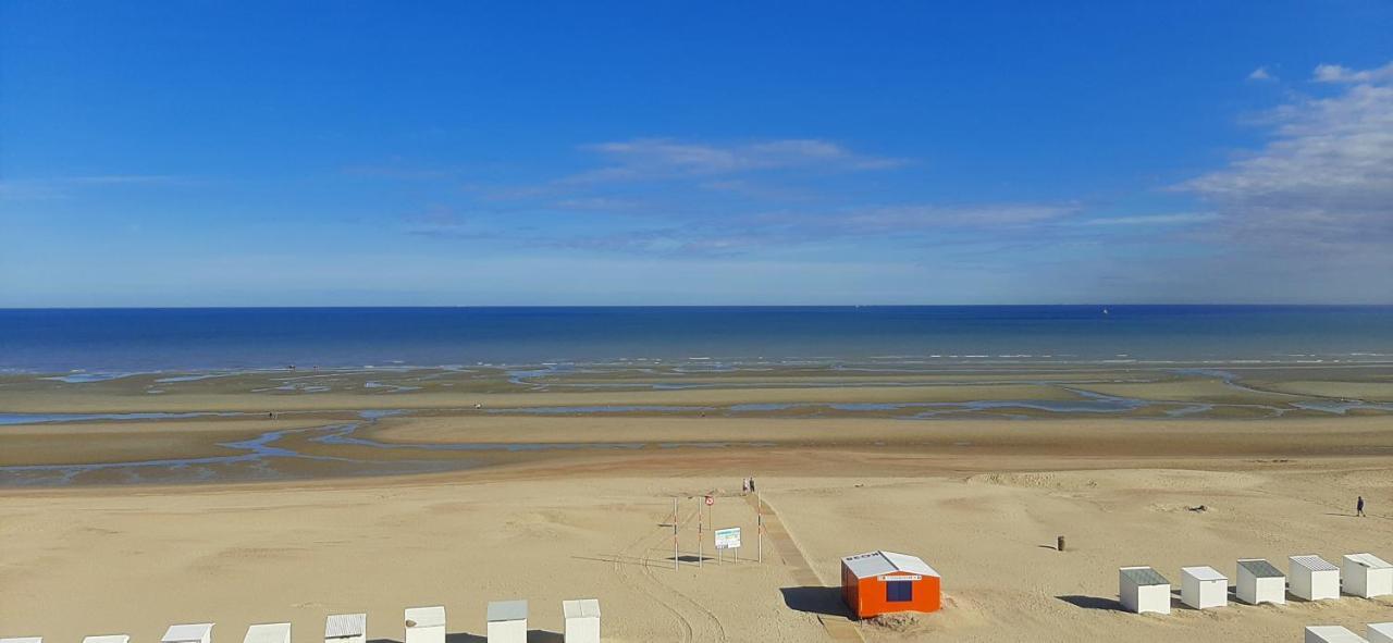 Appartment With Frontal Sea View With 3 Bedrooms Koksijde Esterno foto